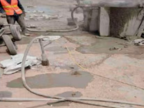 邯山水泥混凝土路面板底注浆技术 路面脱空注浆整治方案